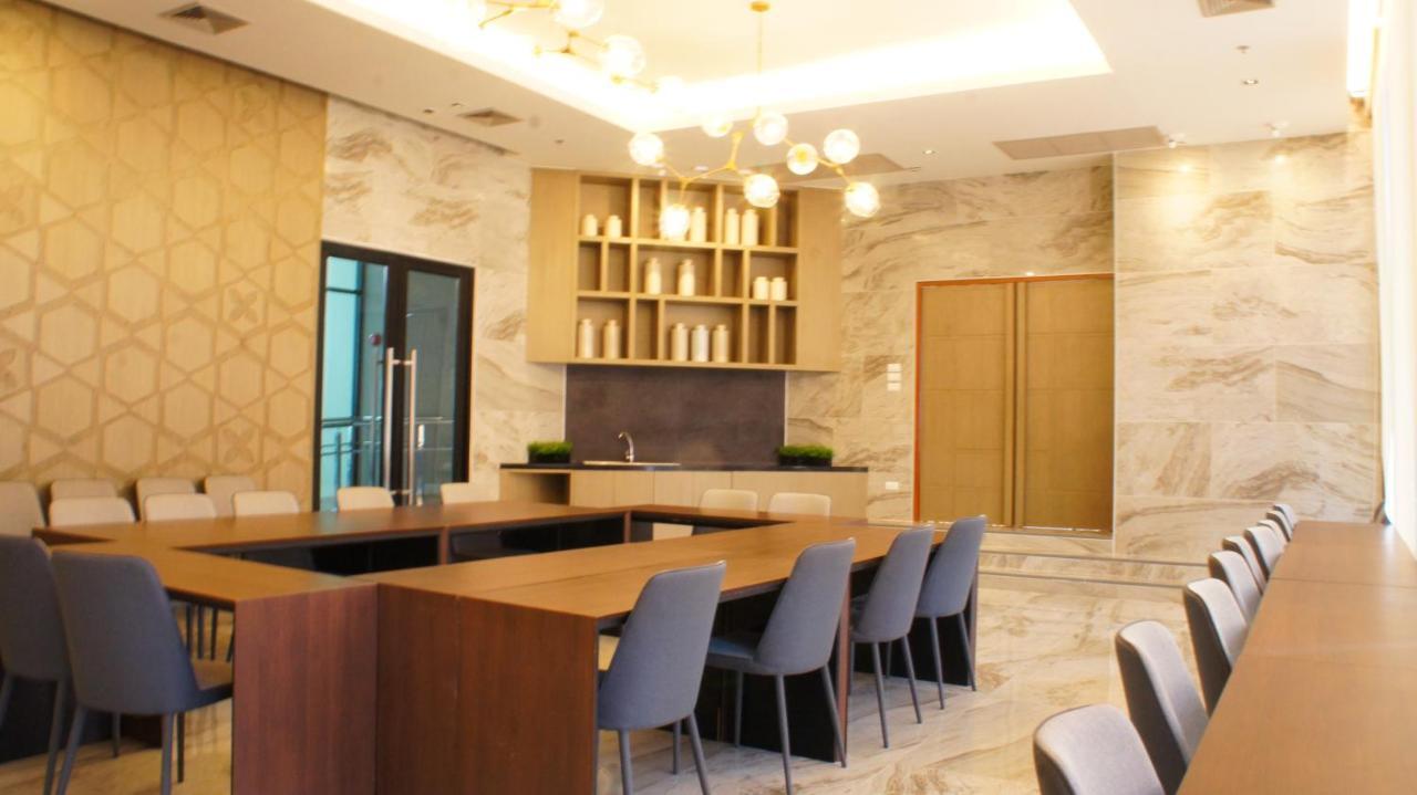 Apartamento The Astra Chiang Mai Exterior foto
